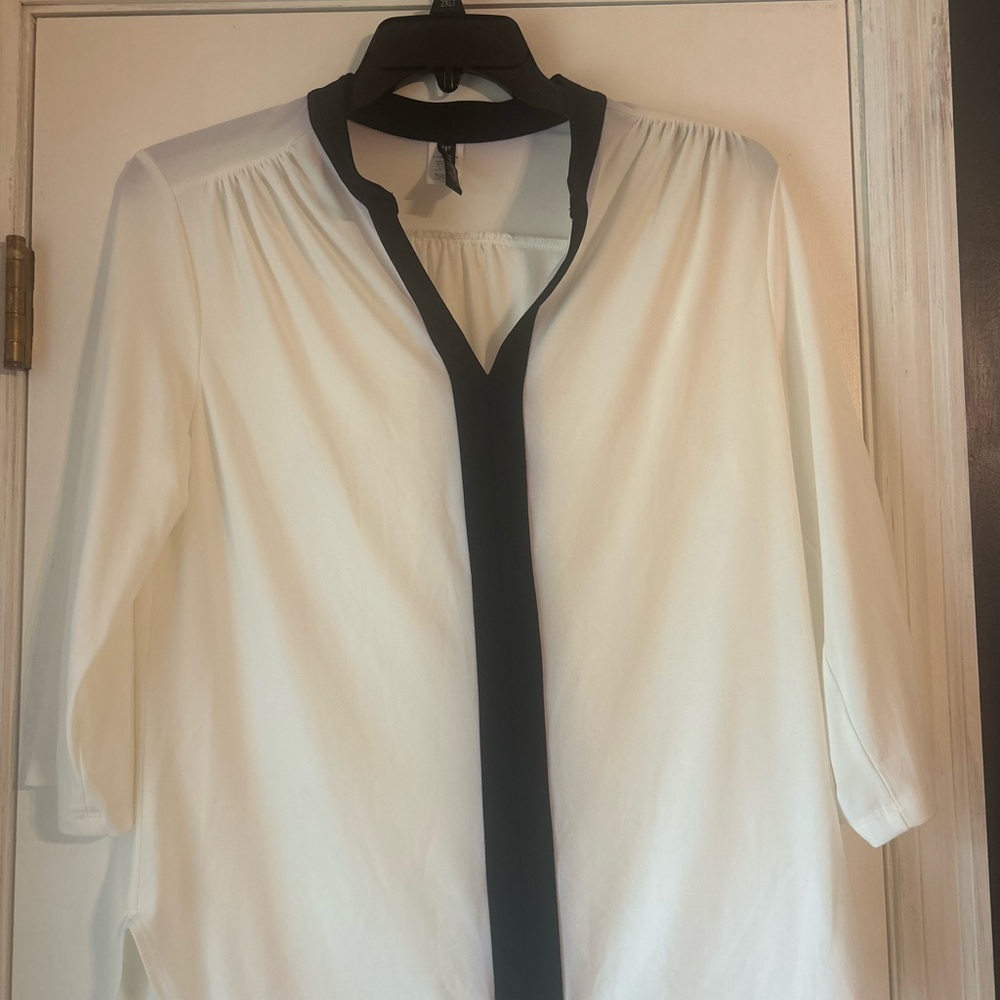 Elegant Women's Blouse with Black Accent